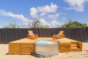 Tastefully Furnished Home Less than 10 mins to JTNP!